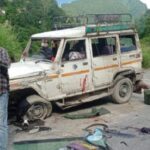 चमोली : सड़क में पलटा वाहन, एक की मौत…..